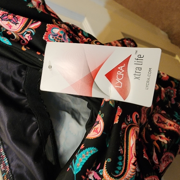 Lands' End Women's Paisley Swim Top - Black and Pink - Picture 5 of 6